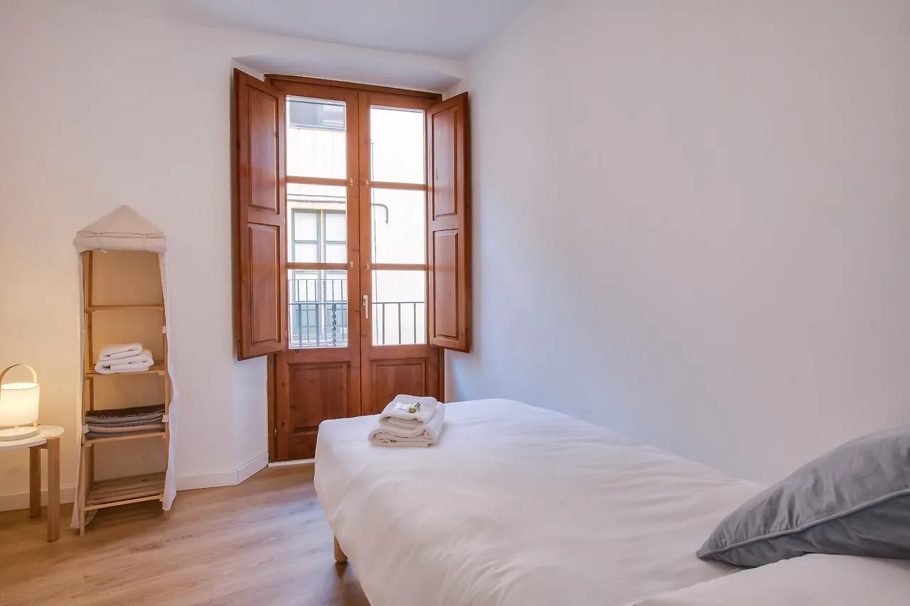 Flateli Cort Reial Apartment Girona Spain