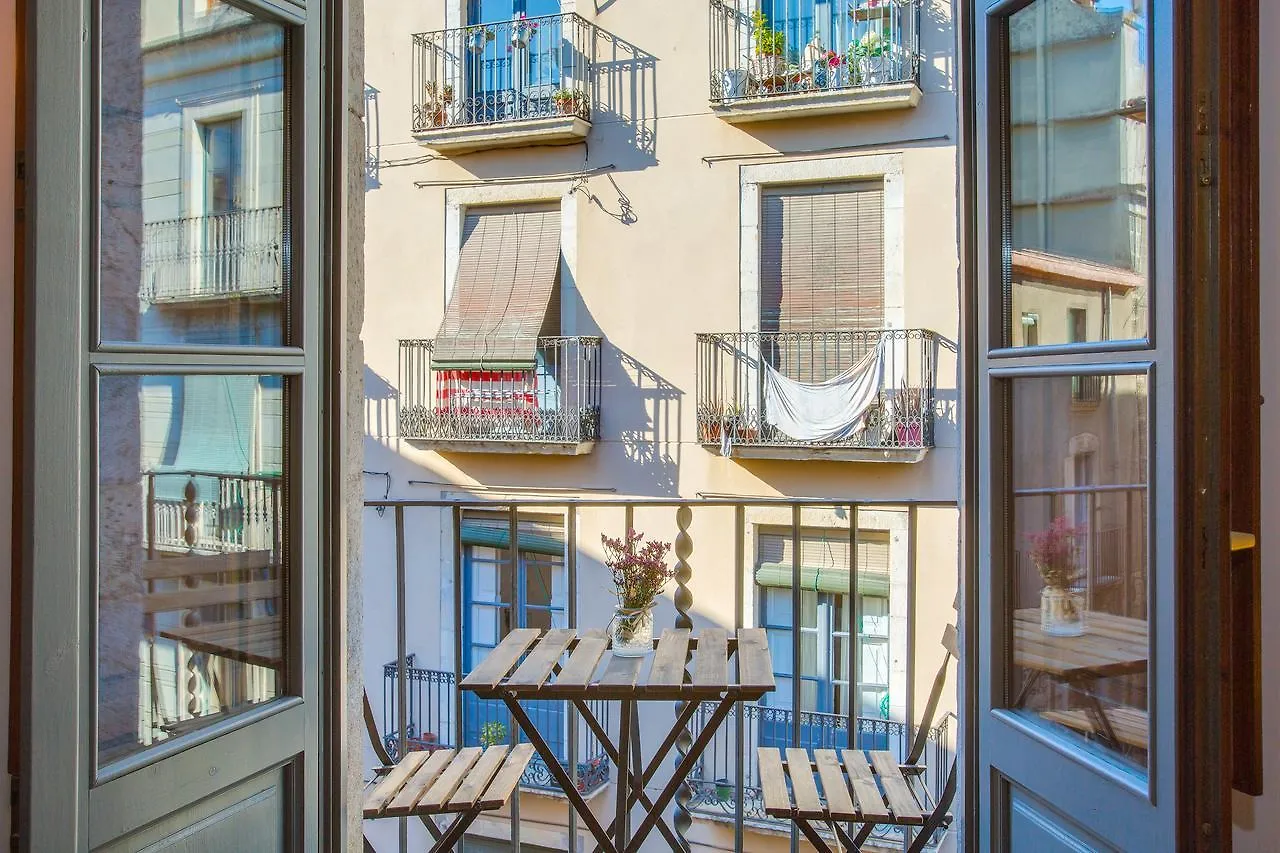 Flateli Cort Reial Apartment Girona Spain